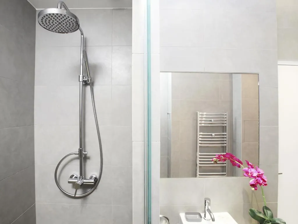 Appartement Livinparis - Luxury 3 Bedrooms Le Louvre I