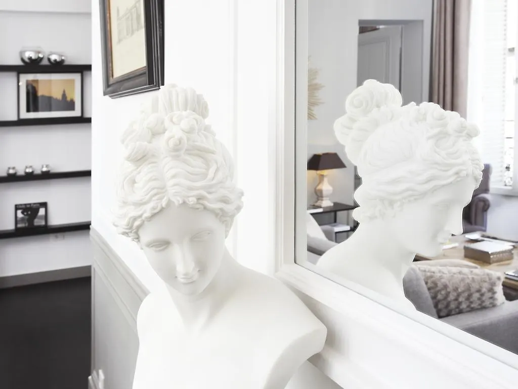 Apartment Livinparis - Luxury 3 Bedrooms Le Louvre I Paris