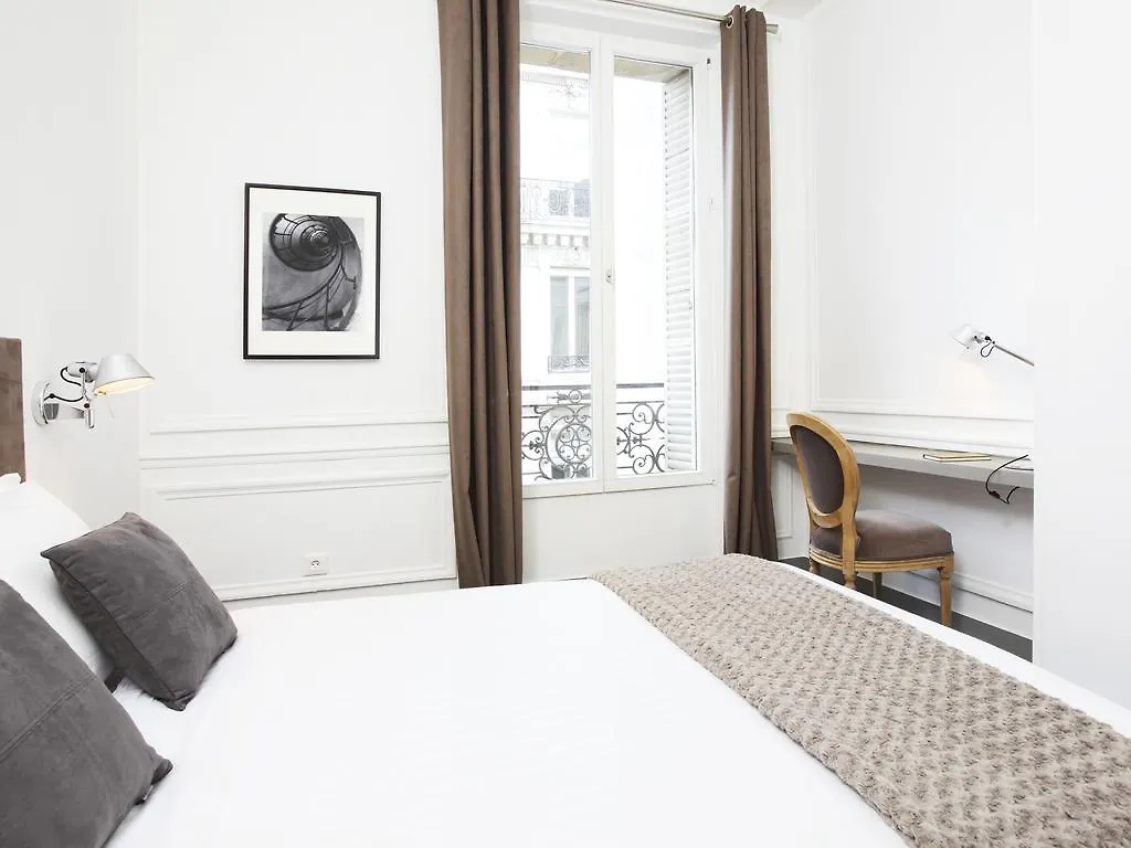 Livinparis - Luxury 3 Bedrooms Le Louvre I Apartment Paris