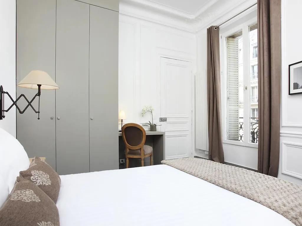 Livinparis - Luxury 3 Bedrooms Le Louvre I Paris